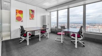 Despacho Privado Regus Crystal Tower
