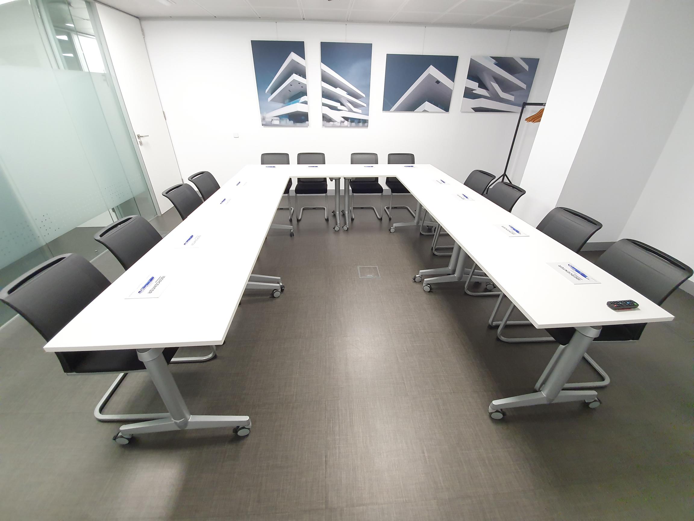 Sala F en «U»