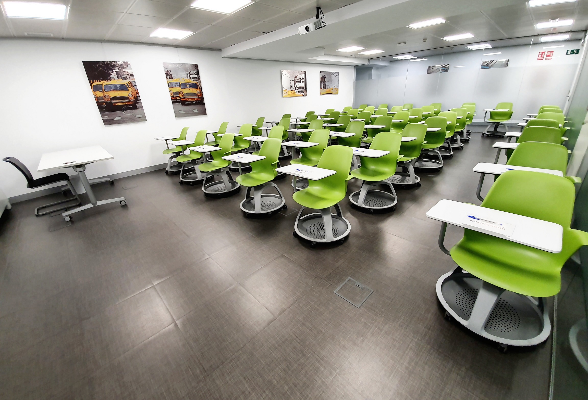 Sala IK en Aula (sillas pala)