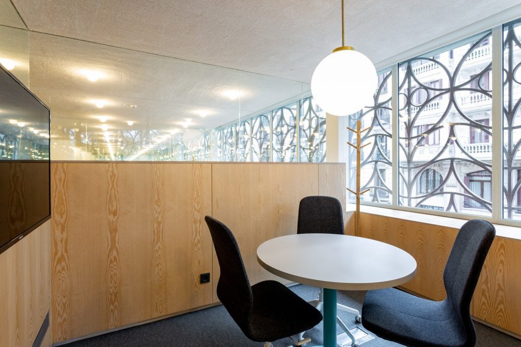 Salas World Café / Open Space / Hosting